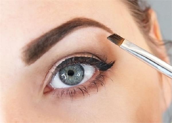  #BEAUTY: Follow these tips to darken the white hair of the eyebrose