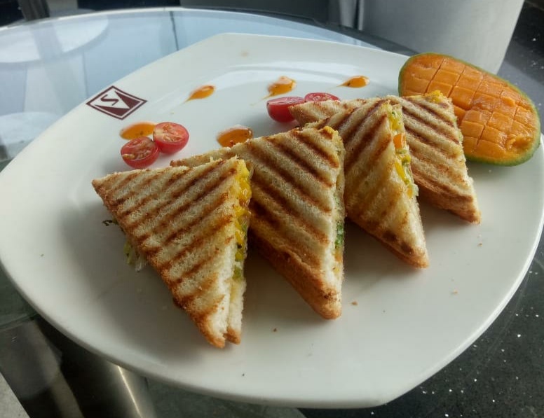 Scintillating Mango Feast for Mango Lovers in Hotel Shivalikview 