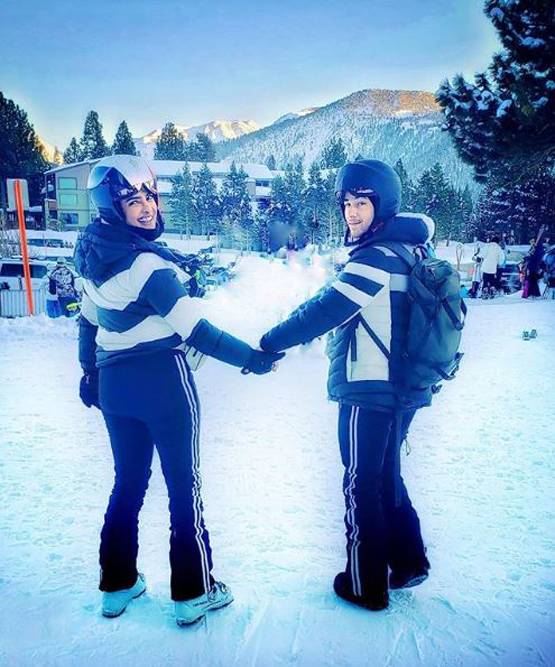 Nick and Priyanka in California's snowy platoon, PHOTOS