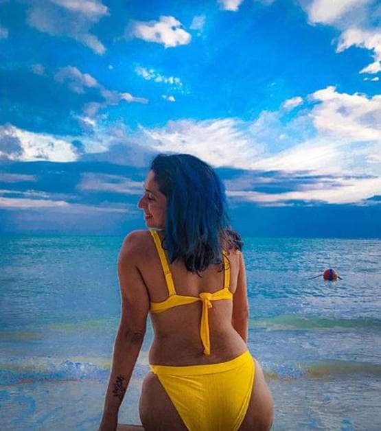  #NEHA's bikini avatar, bold pictures share