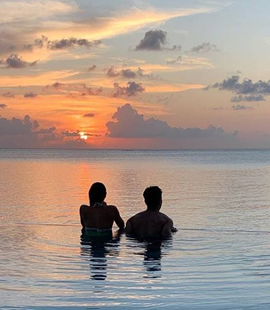 #Sara's bikini photo, posted and written ...