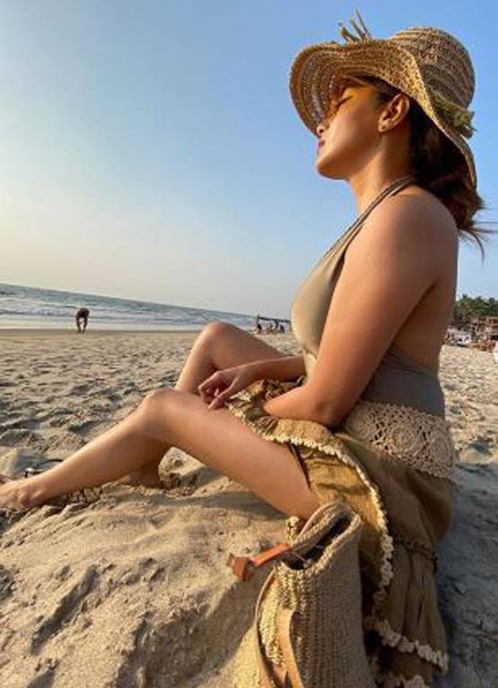  #Actress shows bold style on the beach
