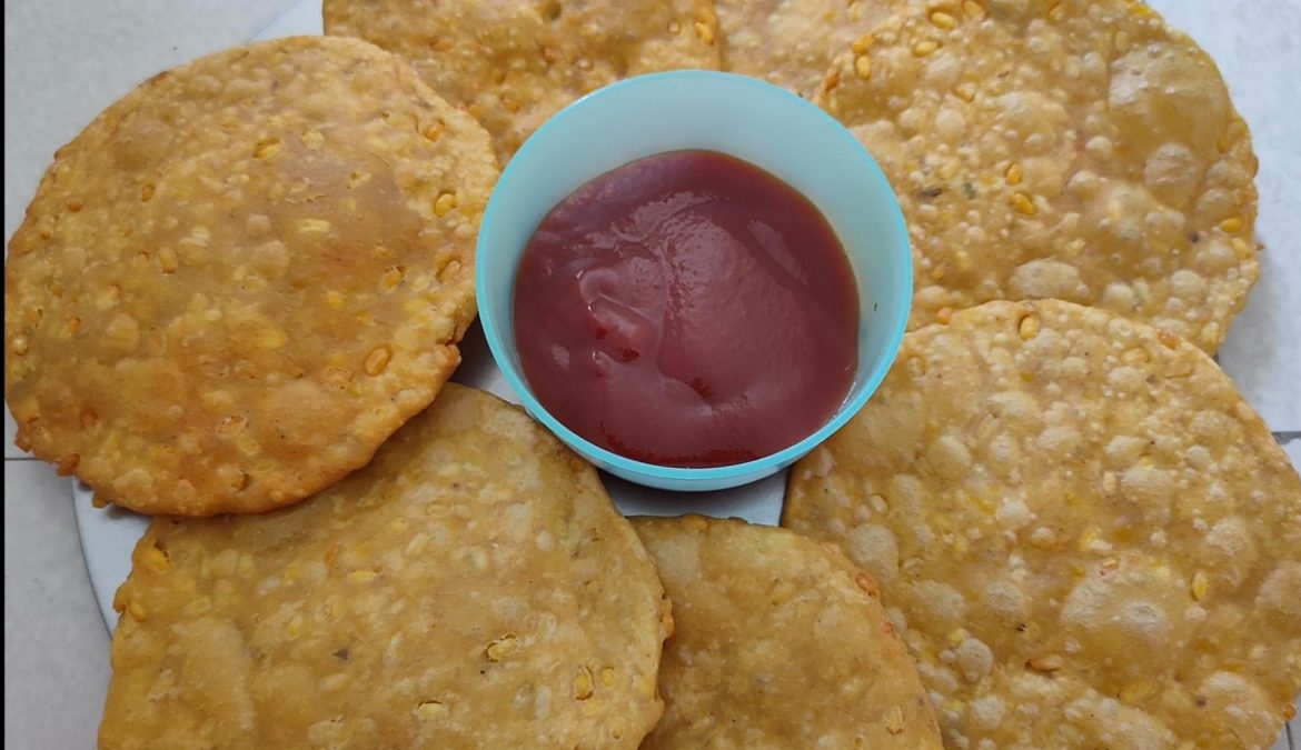 #FOOD: Crunchy Moong Dal flour # Mathri