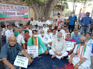 Farmers are being harassed at paddy purchasing centers: Harprakash Agnihotri