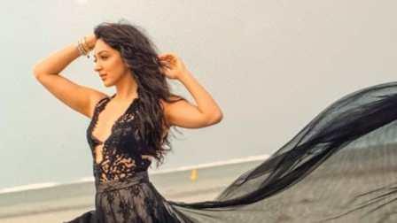 #KiaraAdvani got a glamorous photoshoot done in black dress