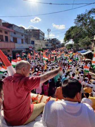 in front of BJP Ram, Knife beside - Manish Sisodia