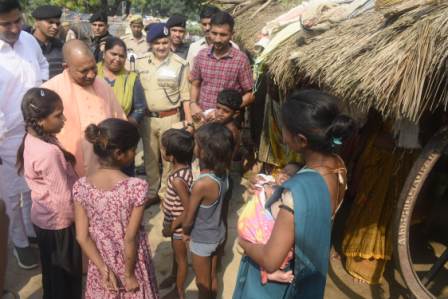 CM Yogi met the victim's family in Kortha village, spoke to the officers