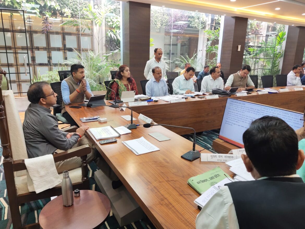 Kanpur Divisional Commissioner