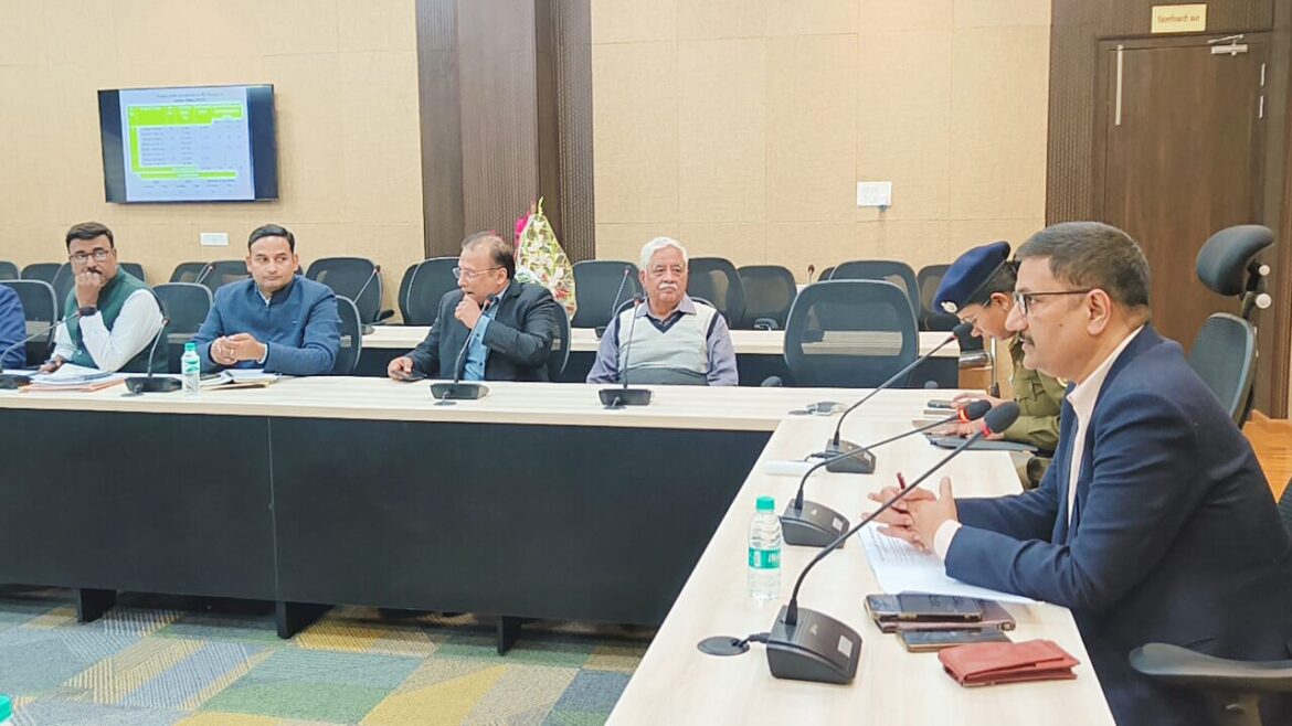 KANPUR NEWS: DM Rakesh Kumar Singh gave instructions