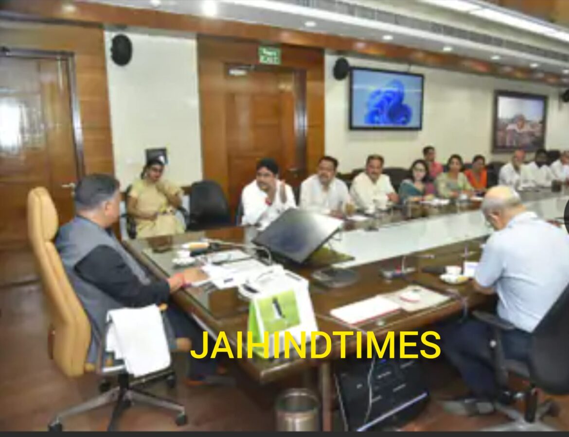 BIG BREAKING NEWS: Ban on digital attendance of teachers in UP