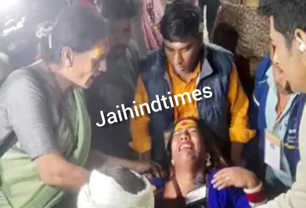 MahaKumbh 2025: Attack on Mahamandaleshwar Kalyani Nand Giri in Mahakumbh, stopped the car and stabbed him