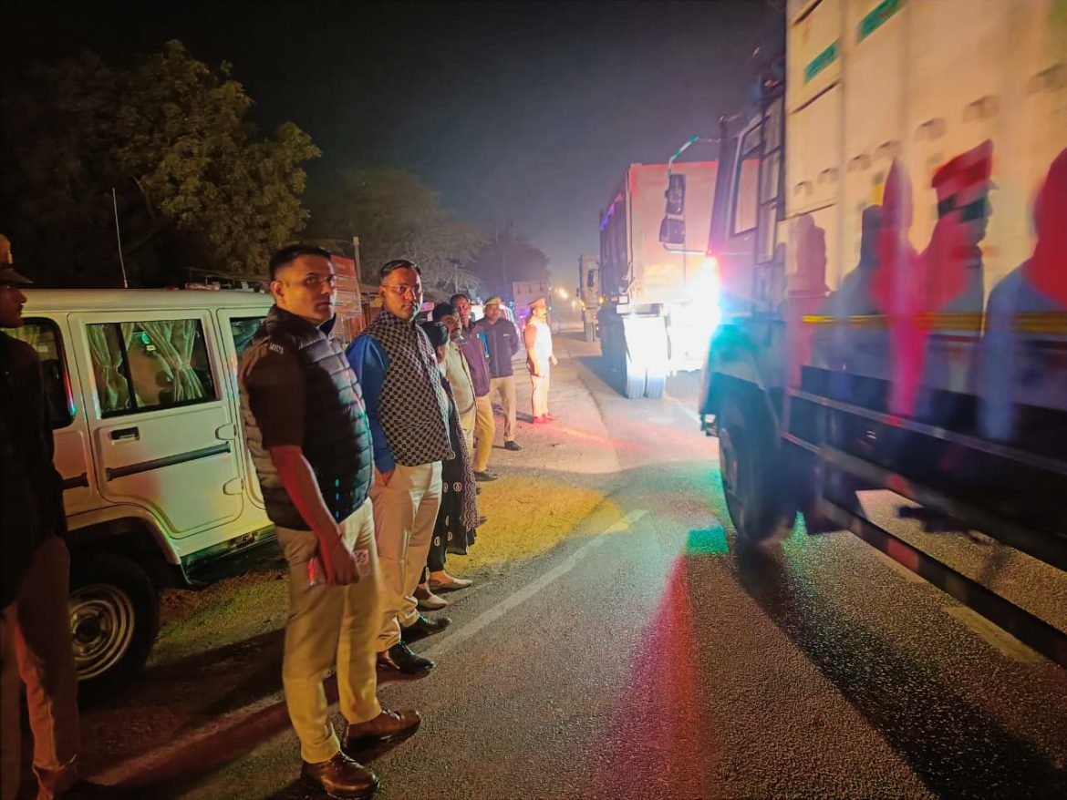 Kanpur News : सजेती क्षेत्र के अनूपुर मोड़ पर चला संयुक्त प्रवर्तन अभियान, 10 डंपर सीज, 50 के चालान