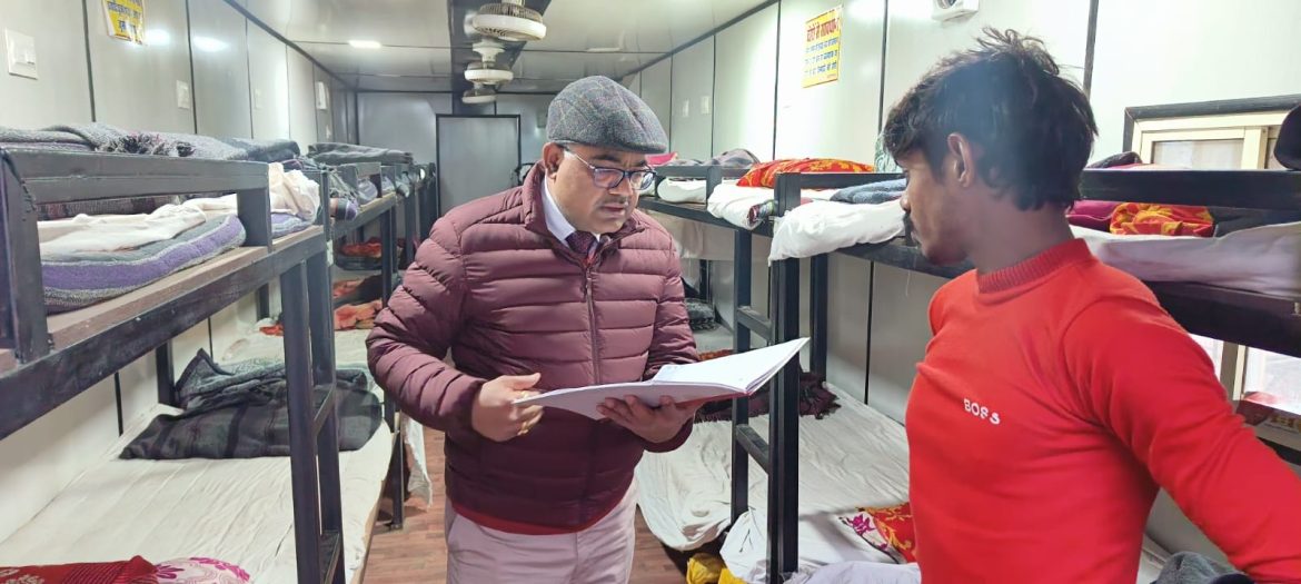 Kanpur News : डीएम का तड़के रैन बसेरे में छापा, अव्यवस्थाओं पर भड़के, नगर निगम के अफसर को नियमित निरीक्षण का आदेश