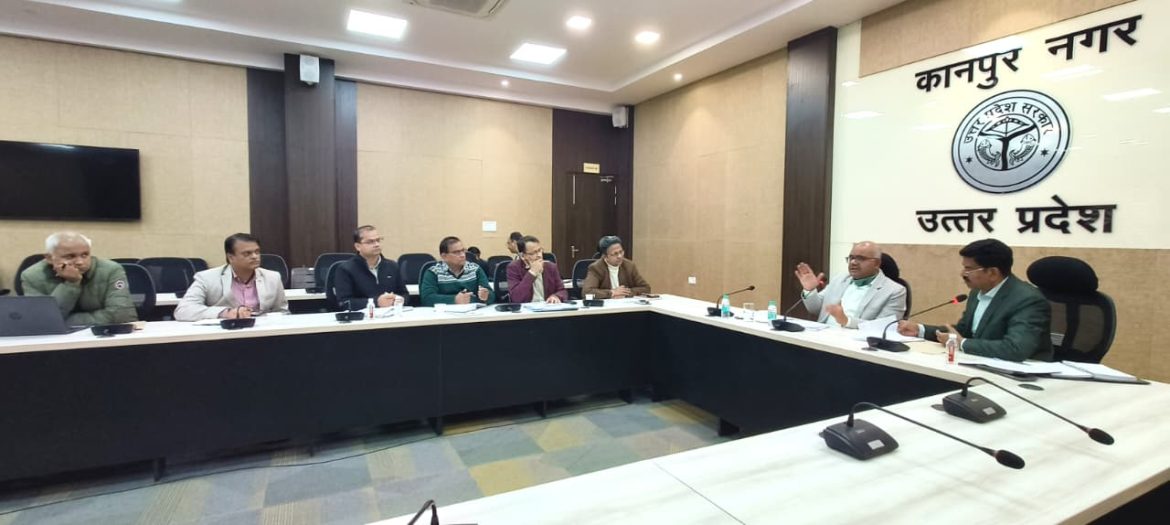 Kanpur News: आयुष्मान कार्ड बनाने में लापरवाही पर तीन एमओआईसी को नोटिस
