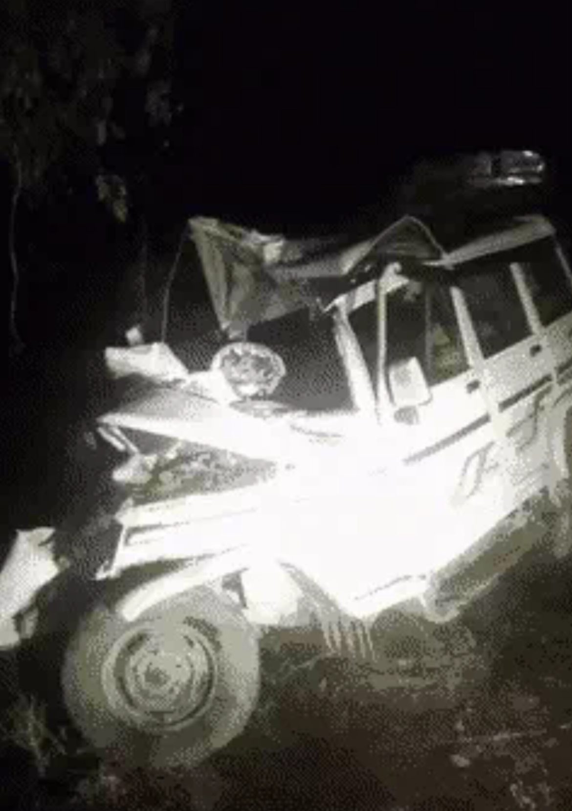 Breaking News: बोलेरो पेड़ से टकराई, हादसे में एक ही परिवार के 5 की मौत