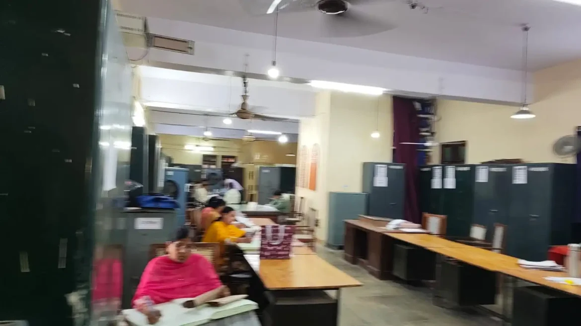 Kanpur Collectorate News : कलेक्ट्रेट का संयुक्त कार्यालय होगा रेनोवेट, बाबुओं के लिए बनेंगे 15 चैंबर, महिलाओं के लिए पिंक टॉयलेट