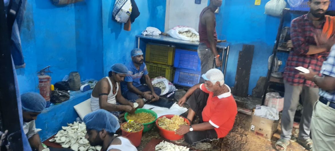 KANPUR NEWS: Preparations were underway to send samosas made from rotten potatoes to the railway canteen when a Food Safety Department team conducted a raid.