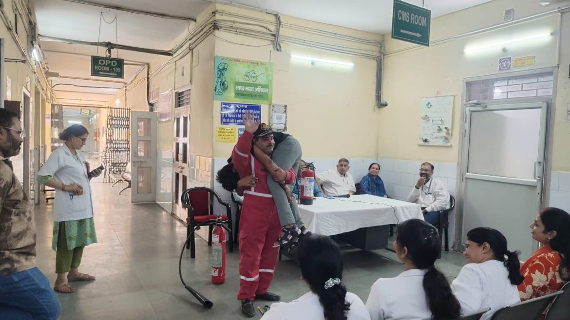 KANPUR NEWS: Fire safety drill at KPM Hospital